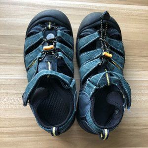 KEEN Kids Water Sandals/Shoes Size 3
